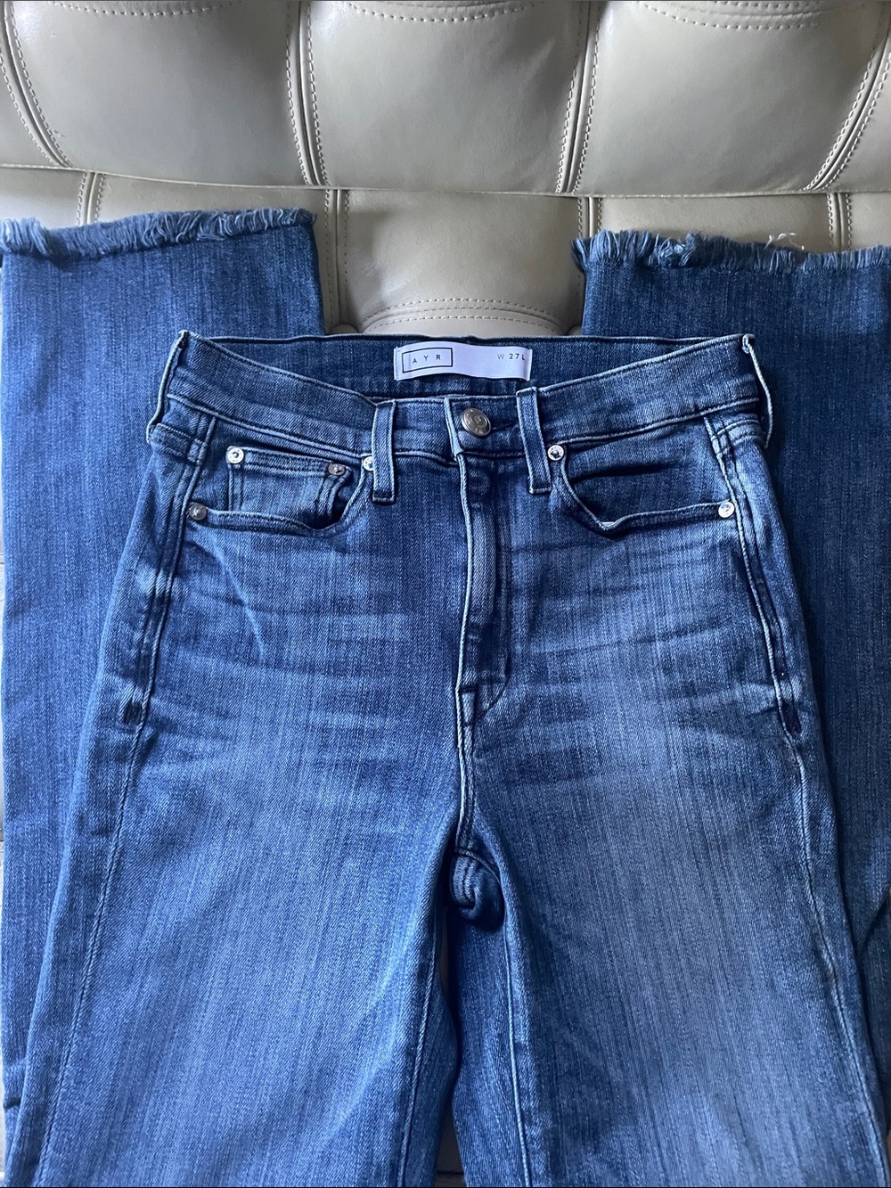 AYR The Pop Straight-Leg Jeans in Medium Blue Wash frayed Sz 27 L